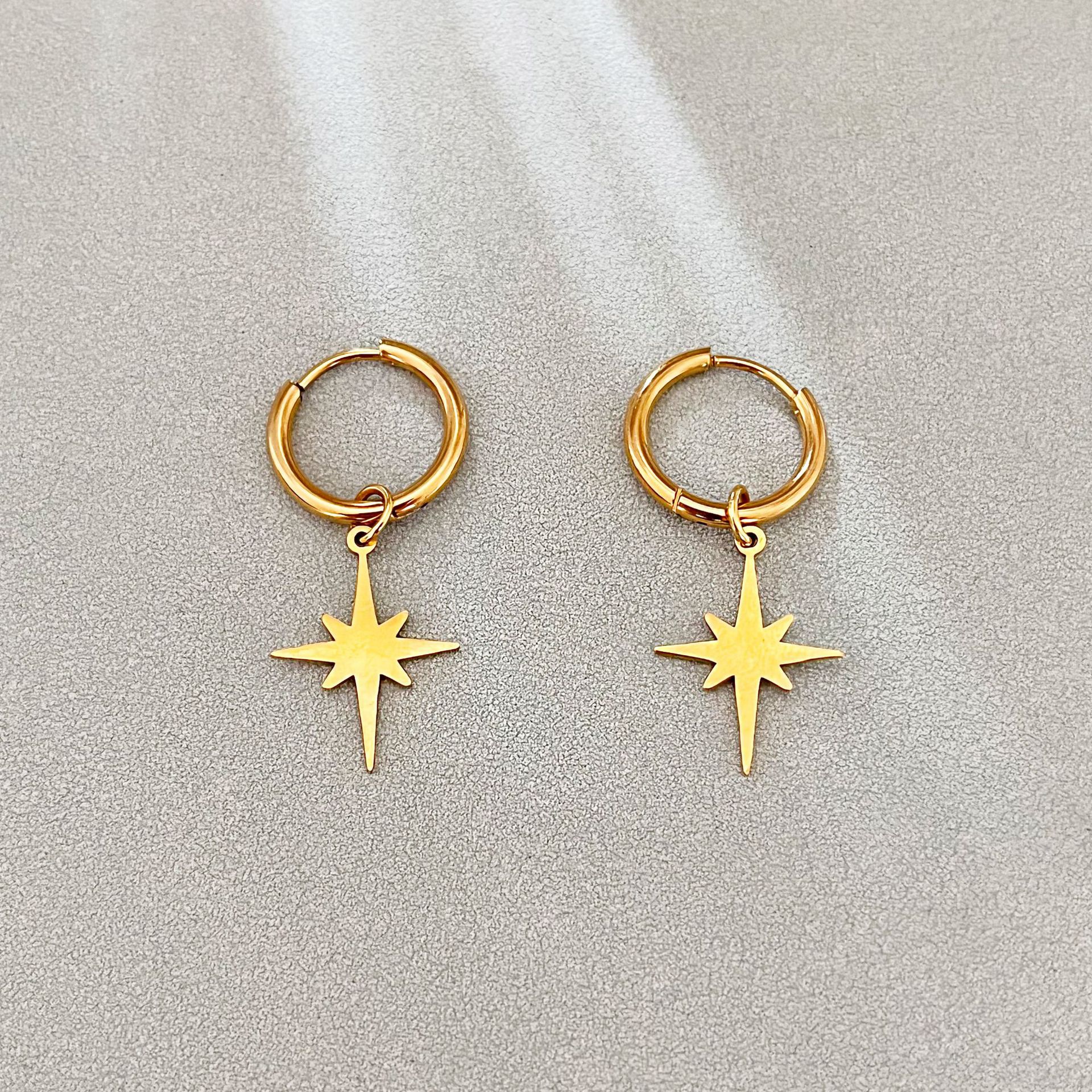 Cross-Border Fashion Retro Eight-Pointed Star Pendant Hoop Earrings French Niche Design Stainless Steel 18K Gold Earrings for Women