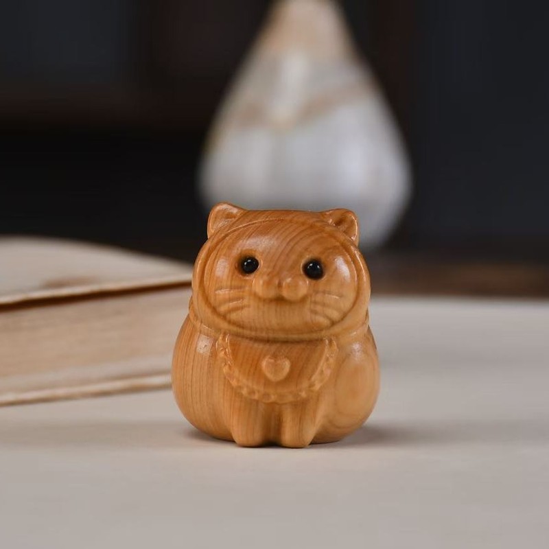 崖柏の木彫りは工芸品を飾っています。|undefined