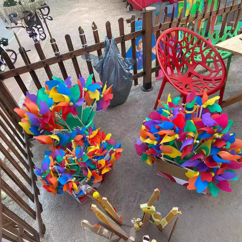 Colorful wooden pole windmill wholesale children's toys kindergarten scenic spot outdoor decoration 24CM32CM garden windmill