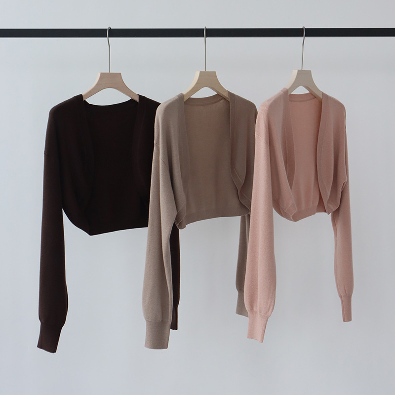 Wool Blend Outerwear Autumn and Winter Short Cardigan with Round Neck, Long Sleeves, Curved Design, Versatile and Stylish