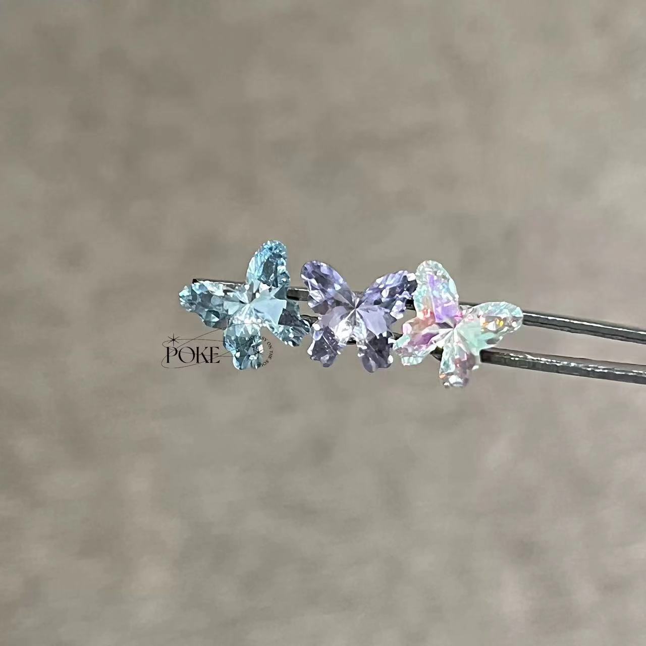 破殼是我的小貓|莊周夢蝶 極光系閃透蝴蝶耳骨釘鈦鋼耳蝸螺絲釘