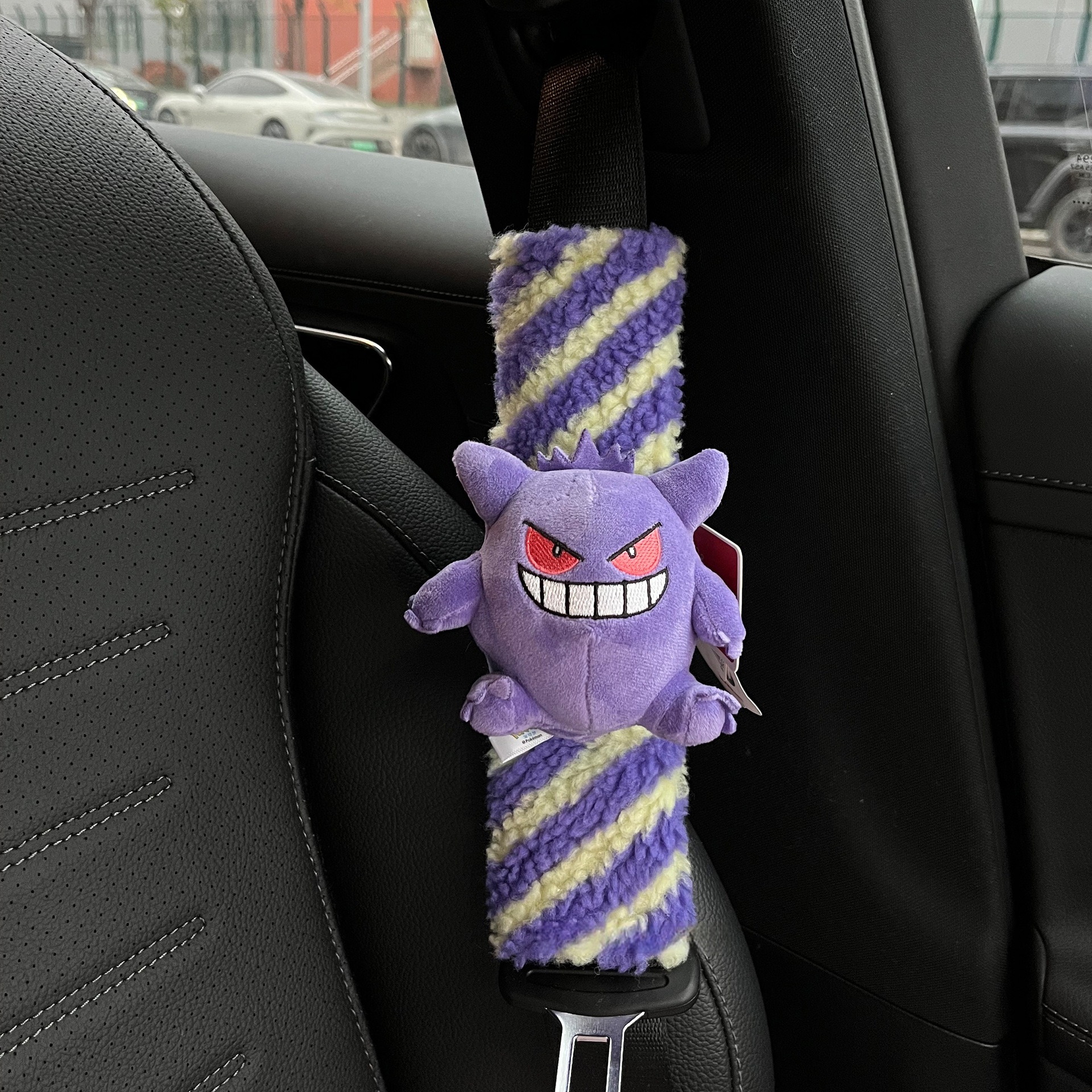 Decoración de automóviles Pokémon Geng Ghost Auto Safety Steering Light Brake Decoration Cartoon Doll New Car Regalo
