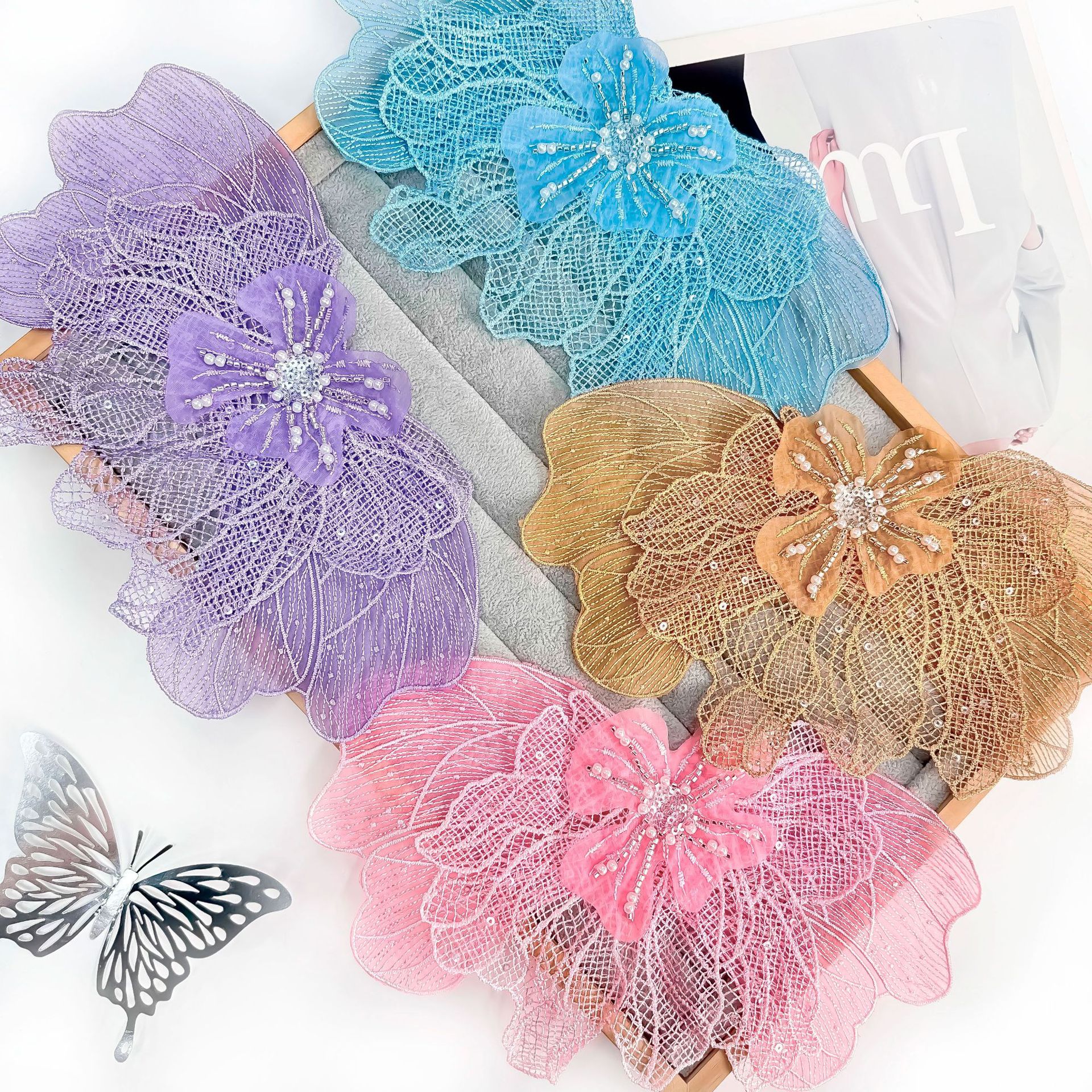 Color tridimensional de doble capa de malla sequinaria tridimensional flor hecha a mano perlas de encaje accesorios de boda flor de pecho image 2