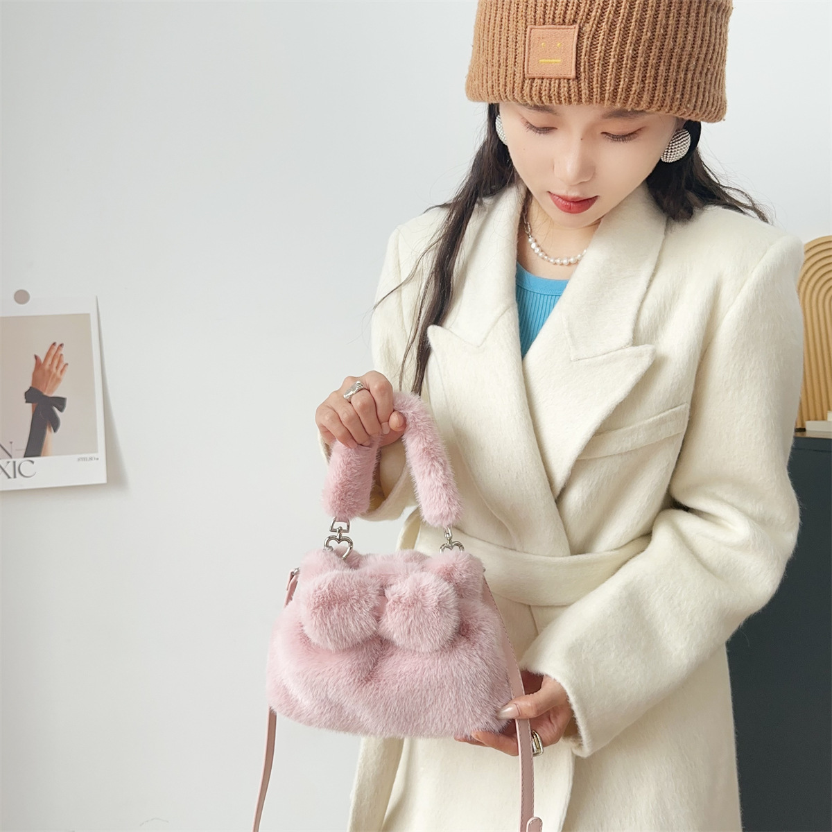 Shoulder Bag, New Plush Handbag For Autumn And Winter 2024, Fashionable And Popular Bow-knot Versatile Lady's High-end Crossbody Bag._voghion.com