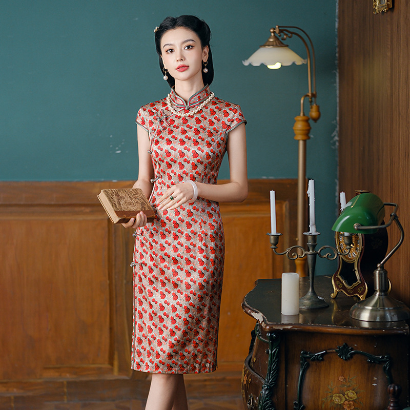 Tang Zhilian Red Silk Cheongsam Small Female 2023 Mulberry Silk Toast Dress Mother Wedding Dress High-class Sense