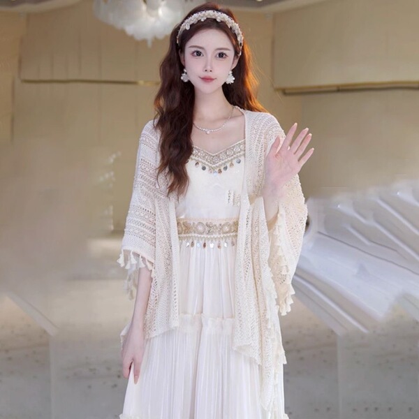 Woolen retro ethnic cloak