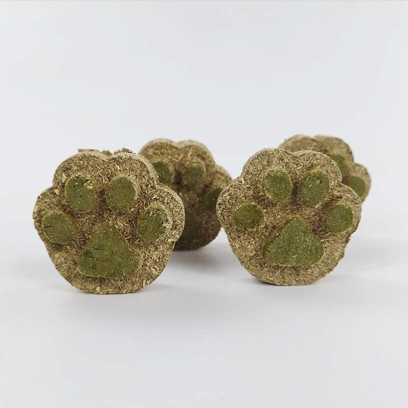Juguetes masticables para mascotas pequeñas, donuts, pasteles de hierba en forma de corazón, bolas de hierba, piruletas, alimento principal para hámster, chinchilla, conejo, venta al por mayor en stock.