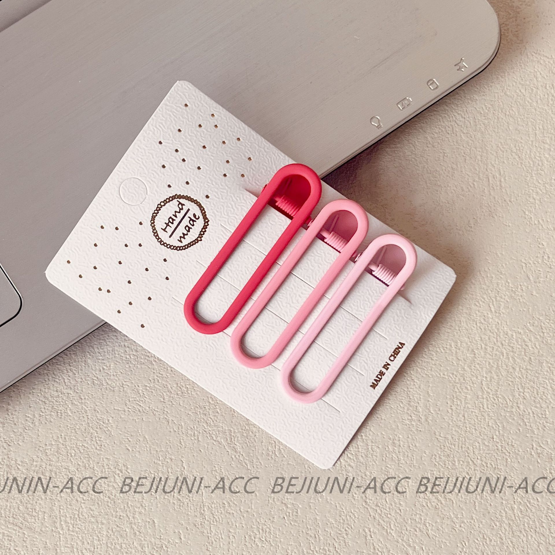 5152#4 rose red gradient (set of 3)