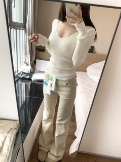 韩版杏色百搭修身显瘦弹力微喇牛仔裤女2026新款辣妹通勤马蹄长裤