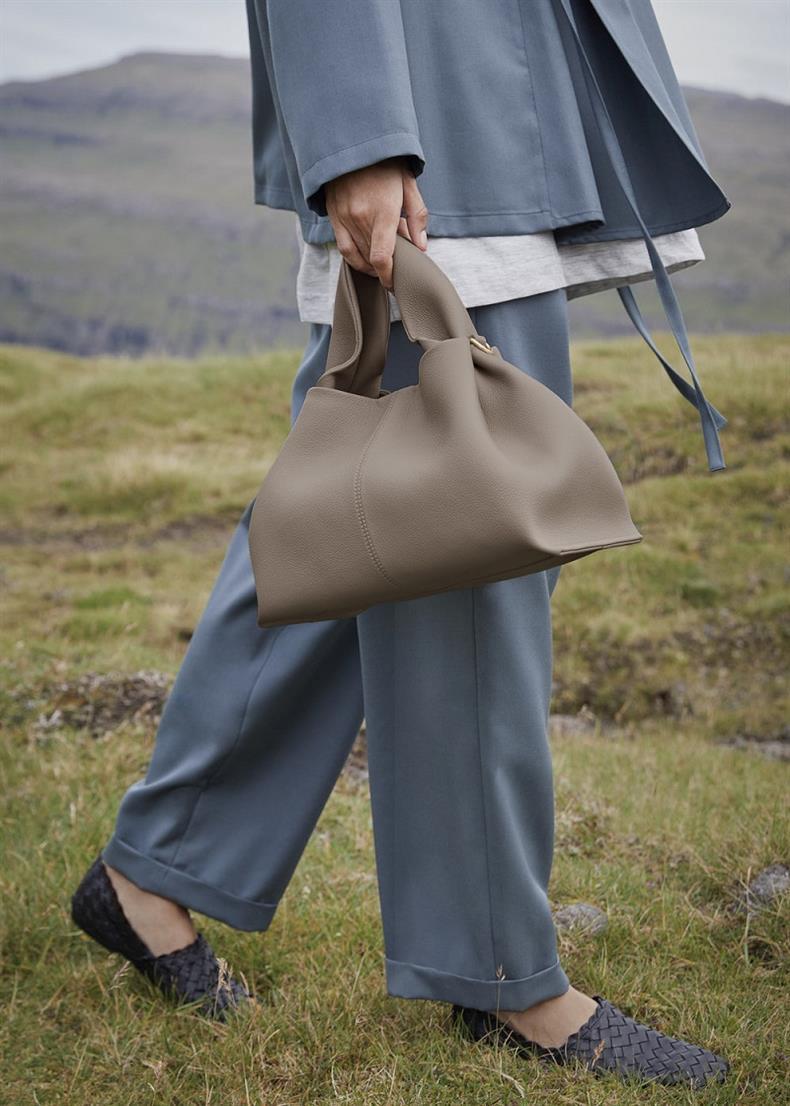 Marchio di nicchia francese 2024 nuova versatile borsa a tracolla monospalla per borsa da pranzo in tinta unita per donna_voghion.com