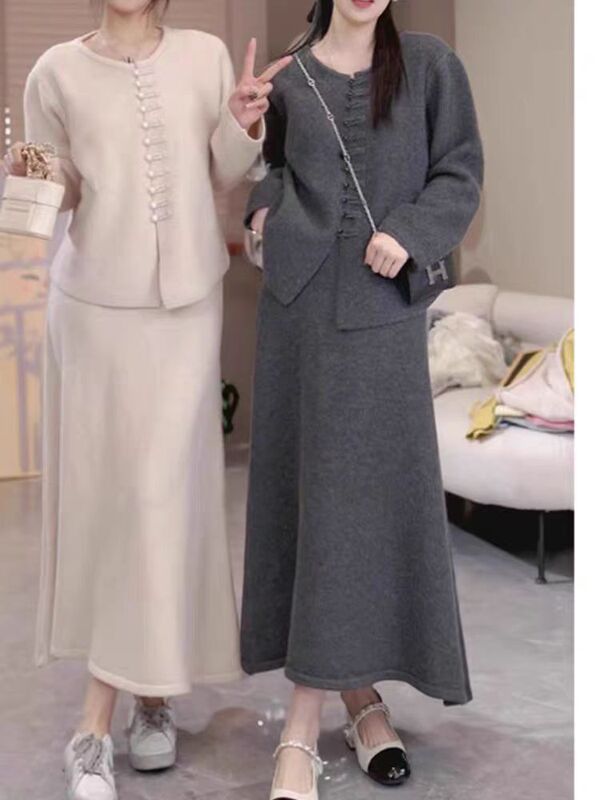 新型はやせて見える秋の国風の復古的な長袖のファッションのスーツのスカートの百合の気質のニットのセーターの2つのセットの2024|undefined