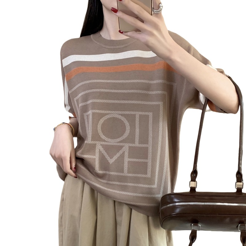 クロスボーダーのニットの女性のタイプ2025春秋の新型の中で底のシャツを掛けて色の気質にぶつかって年齢を減らします。|undefined