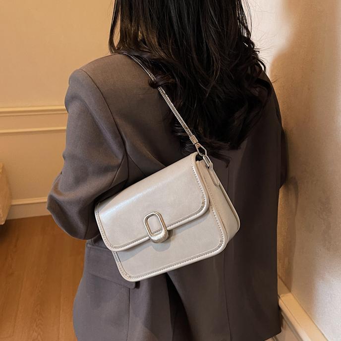 Textura salvaje popular super fuego pequeño bolso cuadrado 2025 nuevo bolso femenino simple viajero casual estilo occidental bolso de mensajero de un solo hombro