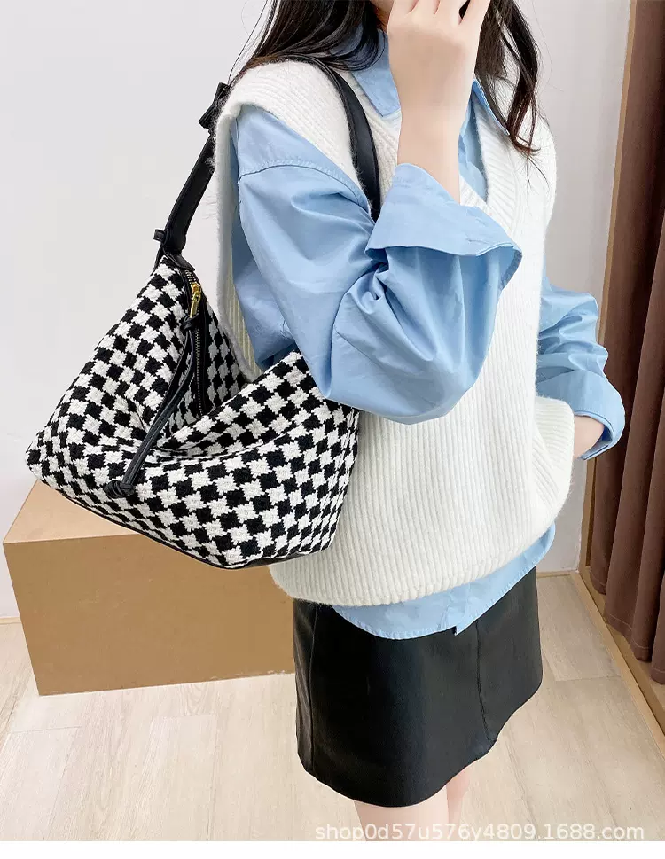 2021新款秋冬质感单肩斜挎腋下包包棋盘格黑白时尚百搭格子手提包