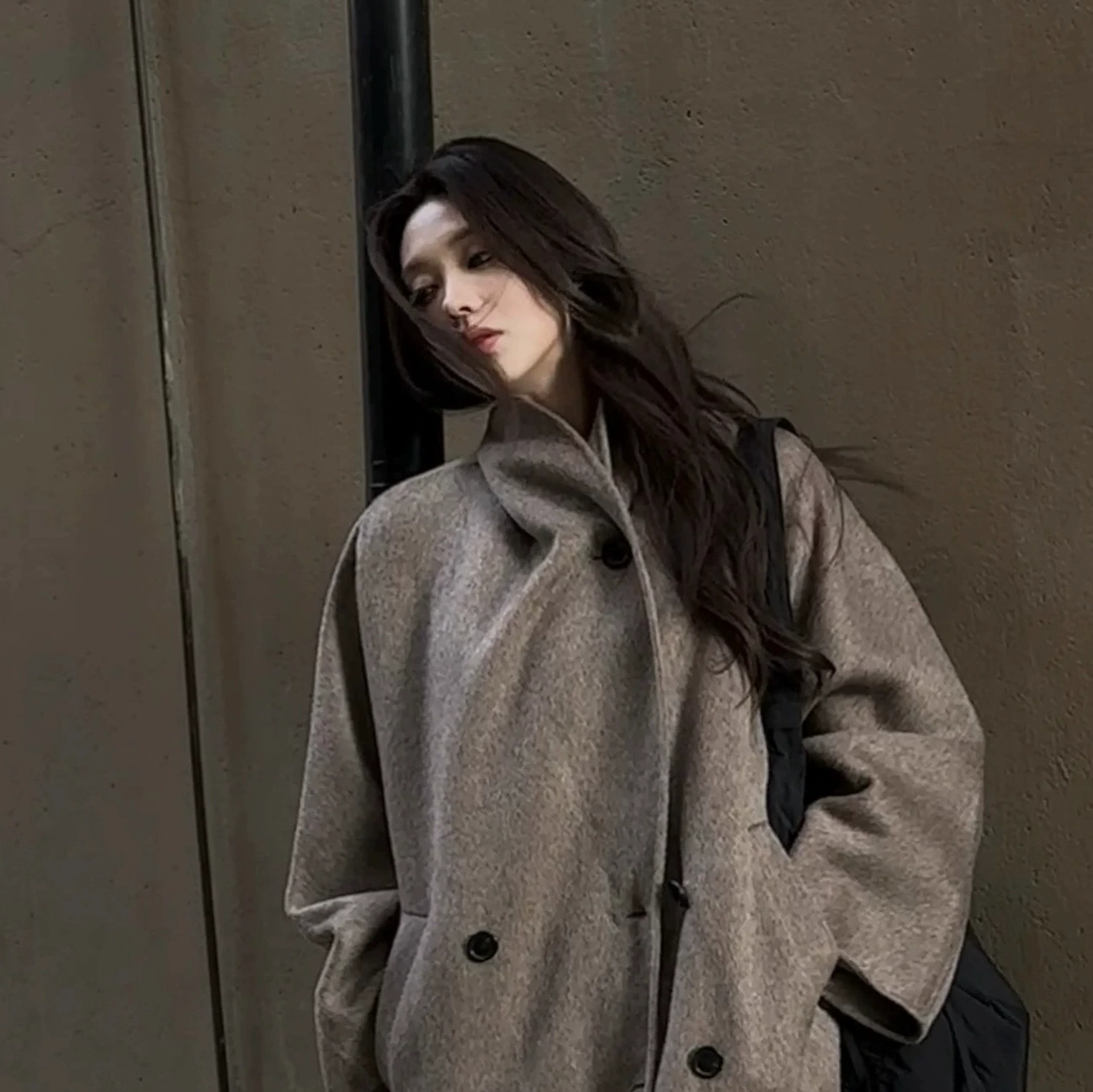 Повседневное двухстороннее шерстяное шерстяное смешанное овсяное пальто ручной работы 2024 осень-зима новое короткое пальто для женщин