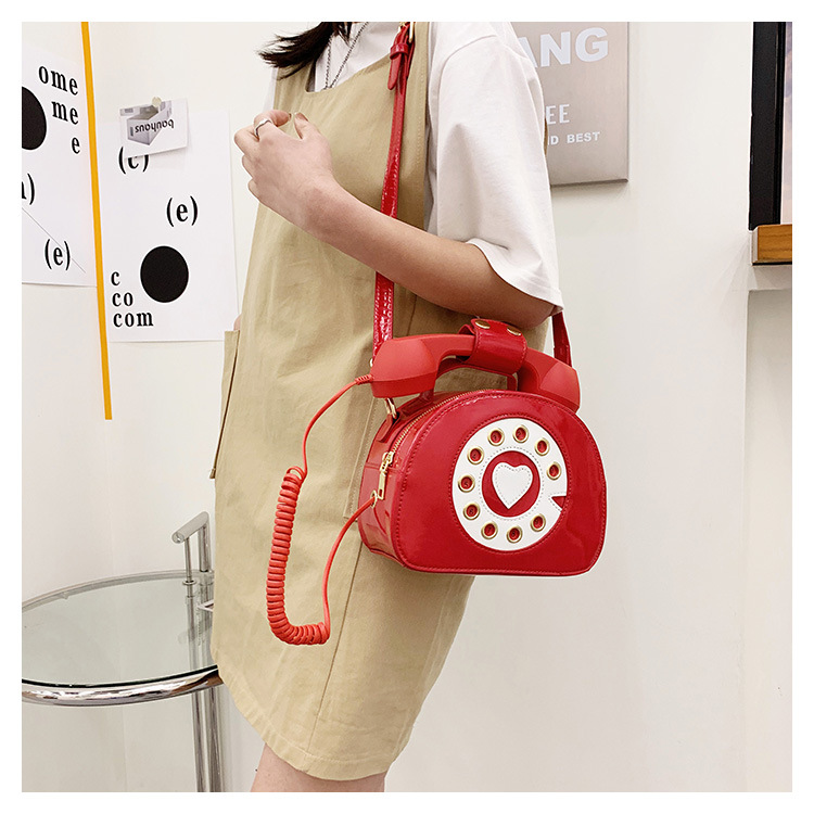 Medium Pu Leather Fashion Shoulder Bags display picture 17