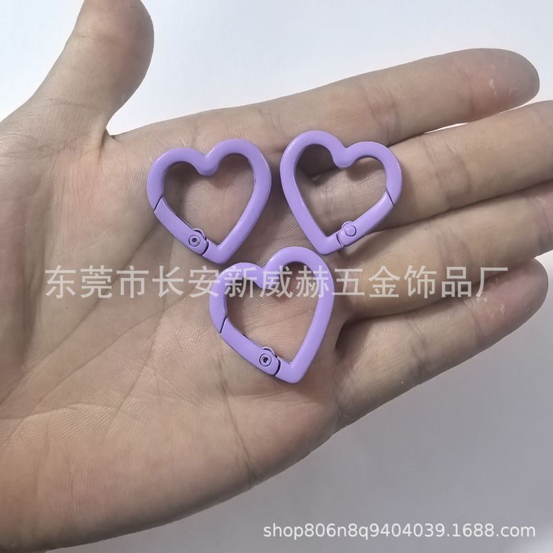 塗装カラー亜鉛合金スプリングは愛の開口スプリングリングの箱に金属のキーホルダーdiyアクセサリーの部品を掛けます。|undefined