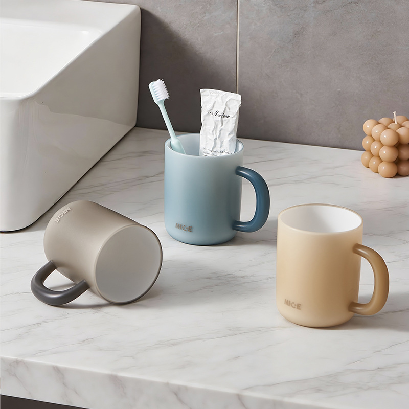 Tandborstkopp med färggradient för par i livsmedelsgodkänd plast_voghion.com