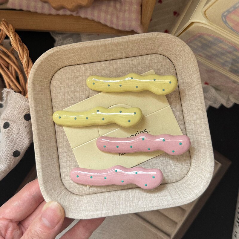 Korean-style minimalist cream pink dotted wavy hair clip, fashionable and versatile, girly style bangs hairpin, hair accessory wholesale Korean-style minimalist cream pink dotted wavy hair clip, fashionable and versatile, girly style bangs hairpin, hair accessory wholesale
