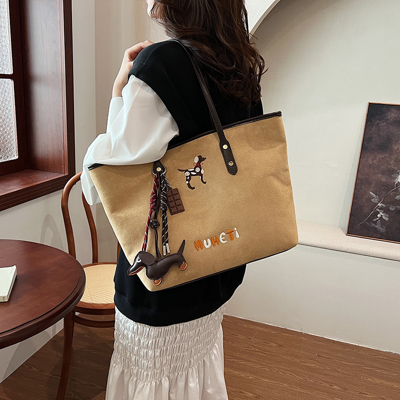 Bolsos retro casuales para mujer de gran capacidad 2025 nuevo bolso de hombro casual de otoño e invierno