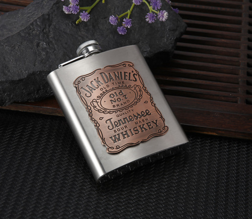 Retro style nostalgic stainless steel wine bottle silver thickened portable outdoor travel portable mini kettle home wine bottle