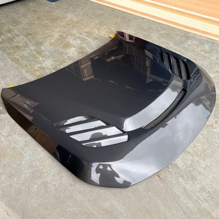 Carbon fiber hood modification part suitable for BMW 2 Series G87 model, front hood air flow ventilation, high quality