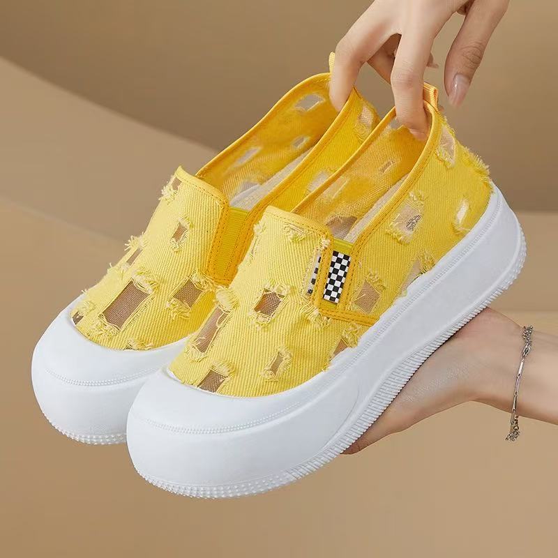 Fashionable casual footwear for leisure