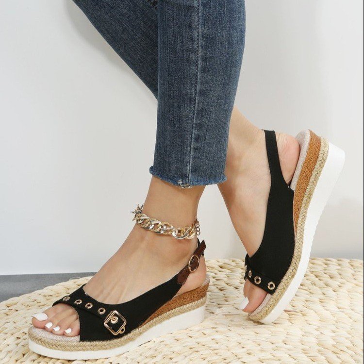 2024 Summer European And American Style One-Strap Rivet Platform Straw Thick-Soled Wedge Beach Sandals For Women_vogvips.com