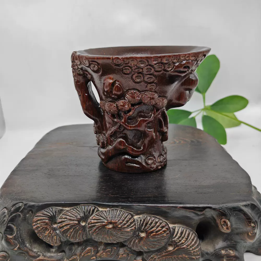 厂家生产高仿（披毛犀）牛角雕刻杯仿骨雕工艺品小号笔筒旧藏古玩