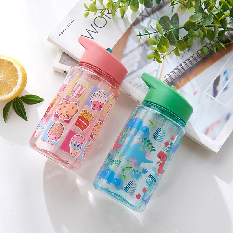 吸口コップはすぐにコップのプラスチックのコップのアヒルの口のコップの携帯する透明な取っ手のストローのコップの子供のコップの宇宙のコップに行きます。|undefined