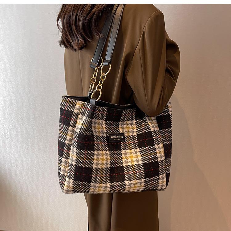 Women's Fashion Plaid Polyester Shopping Bags display picture 1