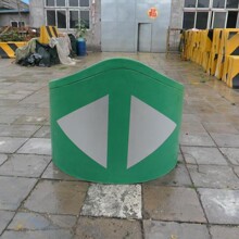 塑料防撞桶设施 滚塑围挡分流桶 马船型防撞反光隔离桶
