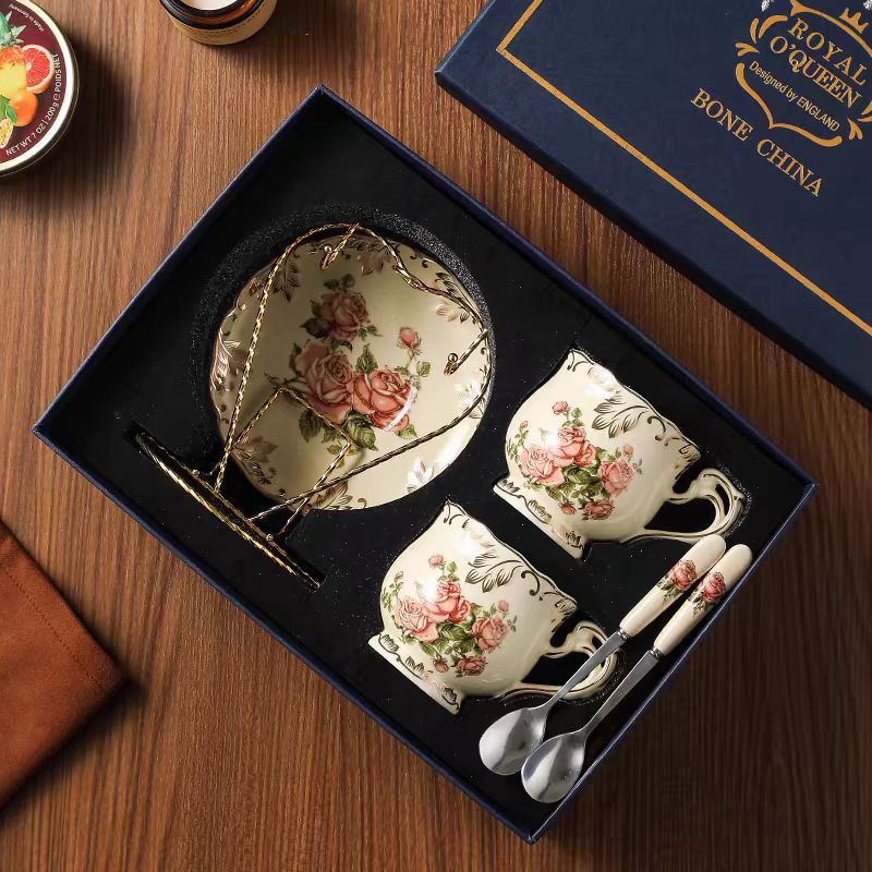 Set de tazas de café europeas pequeñas tazas de té de la tarde de lujo casero cortes de alta calidad tazas de café de cerámica exquisita plato