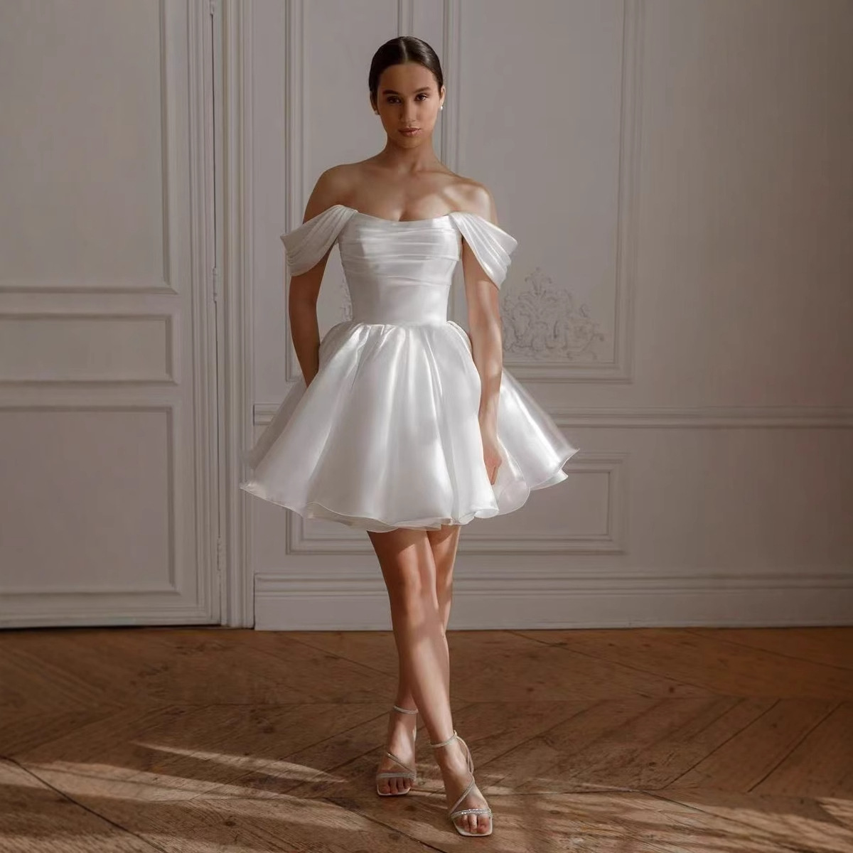 White Off-Shoulder Evening Gown New French Pontoon Short dress Birthday Party Dress High-End Sense