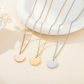 项链;耳钉;脚饰