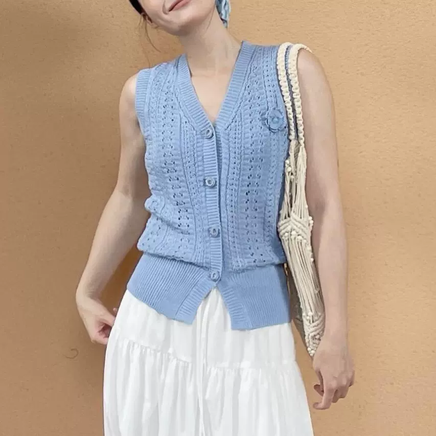 SW莱赛尔混纺花朵胸针镂空马甲女25早秋新款叠穿背心