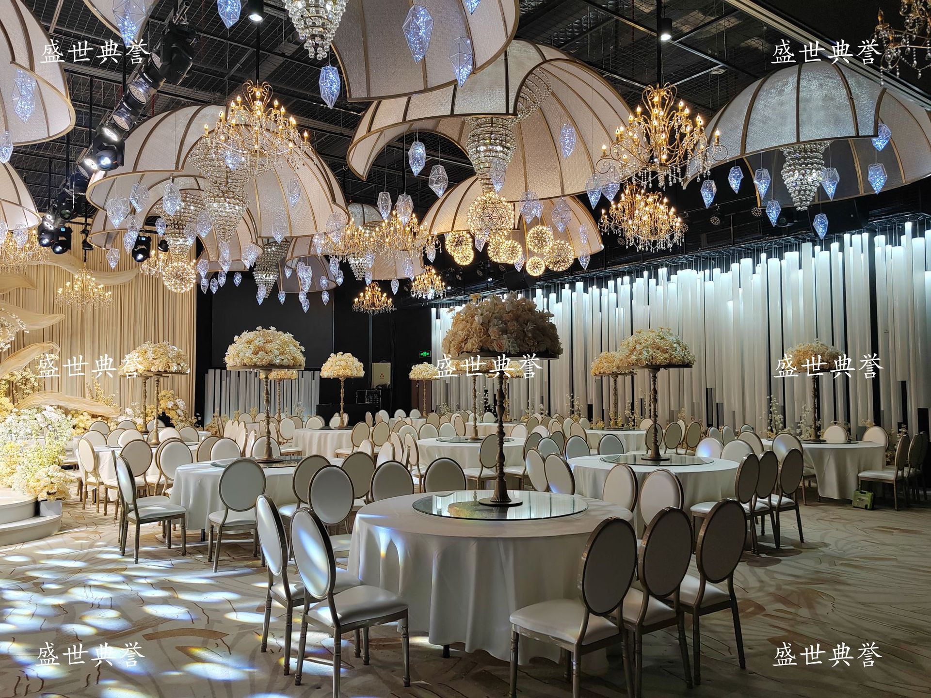 Taizhou hotel de cinco estrellas banquete mesa y silla restaurante banquete de boda plegable silla trasera redonda de comercio exterior boda tema silla de sol pic 27