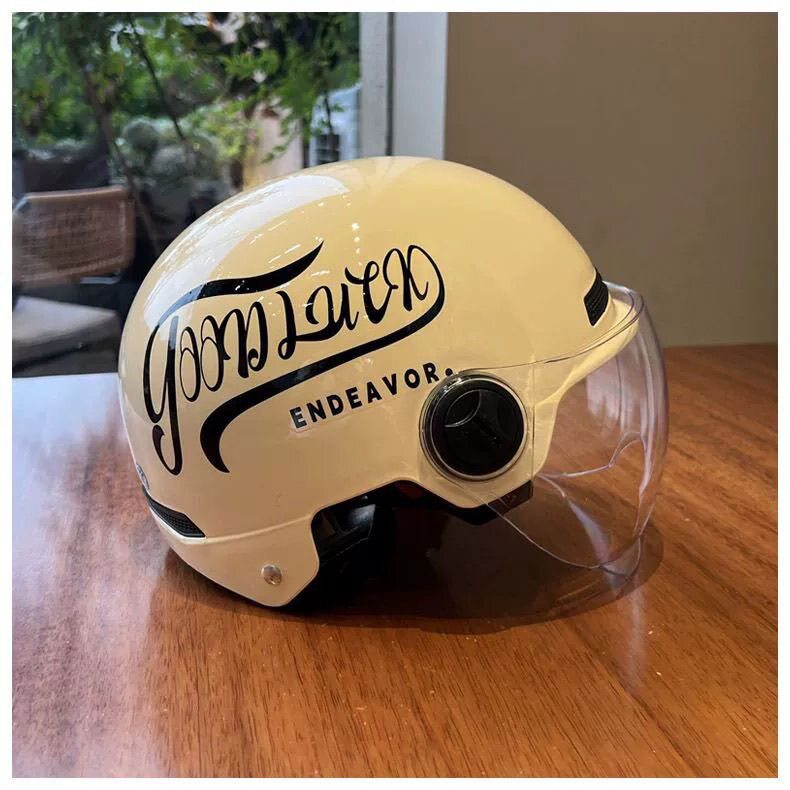 Newly certified electric vehicle safety helmet, motorcycle national standard four-season half helmet, summer sun protection universal safety helmet