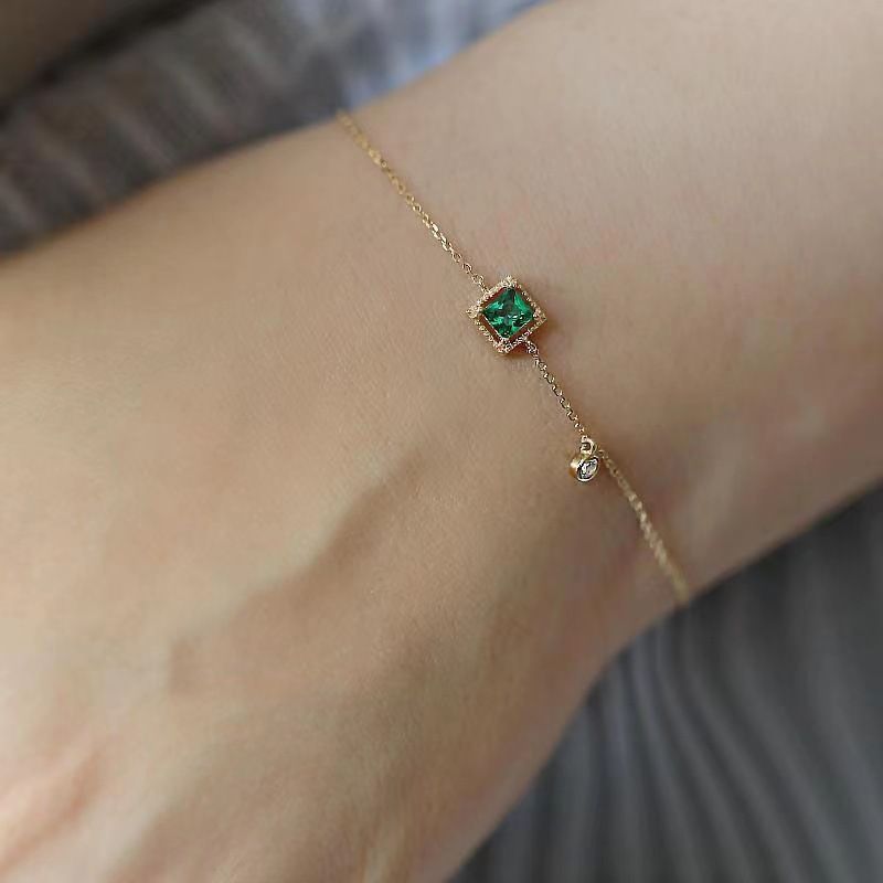 Retro small design demi-season universal bracelet emerald, with gem, light luxury style, simple and elegant design 4
