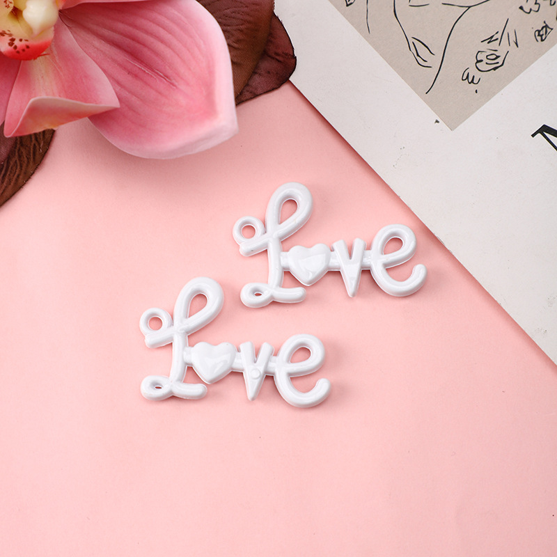 32 * 50mm personalidad acrílica pintura horneada agujero colgante LOVE DIY cuentas manuales cuentas colgantes de llaveras joyas