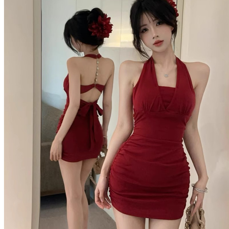 辣妹绑带设计感红色挂脖露背连衣裙夏季新款纯欲显瘦修身包臀短裙