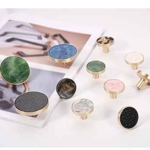 ���s�F���\�Ͻ��A��ؐ��ʯ�ο����ֲ�ɫ���T�����������