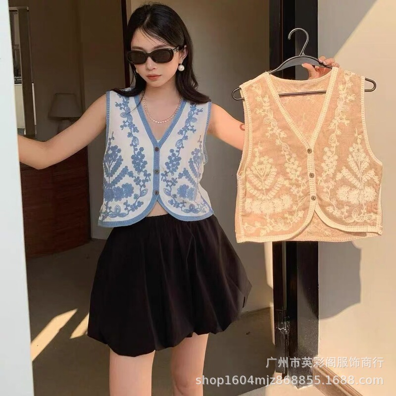 Korean Style V Neck Retro Embroidered Knitted Vest for Women, Fashionable and Casual Cut Out Air Quality Vest for Outer Wear and Trendy Outerwear Korean Style V Neck Retro Embroidered Knitted Vest for Women, Fashionable and Casual Cut Out Air Quality Vest for Outer Wear and Trendy Outerwear