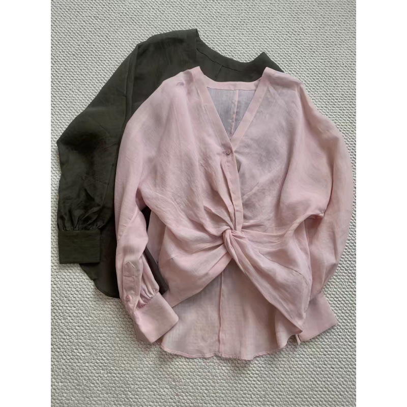 No D Recommended! Low-Saturation Pink V-Neck Twist Design Ramie Shirt for Women, Summer Style, Relaxed and Lazy Vibe Top