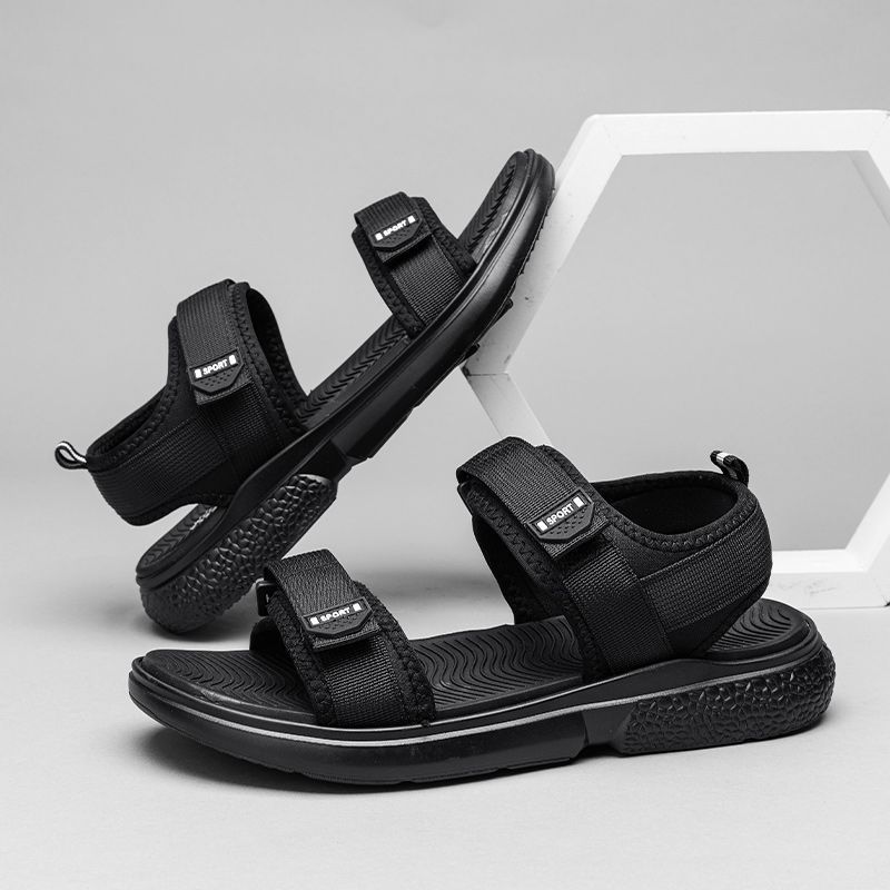 새로운 미끄럼 방지 남성용 샌들 비치 슈즈 남성용 드라이버 단순 올 매치 통기성 내마모성 두꺼운 남성용 신발