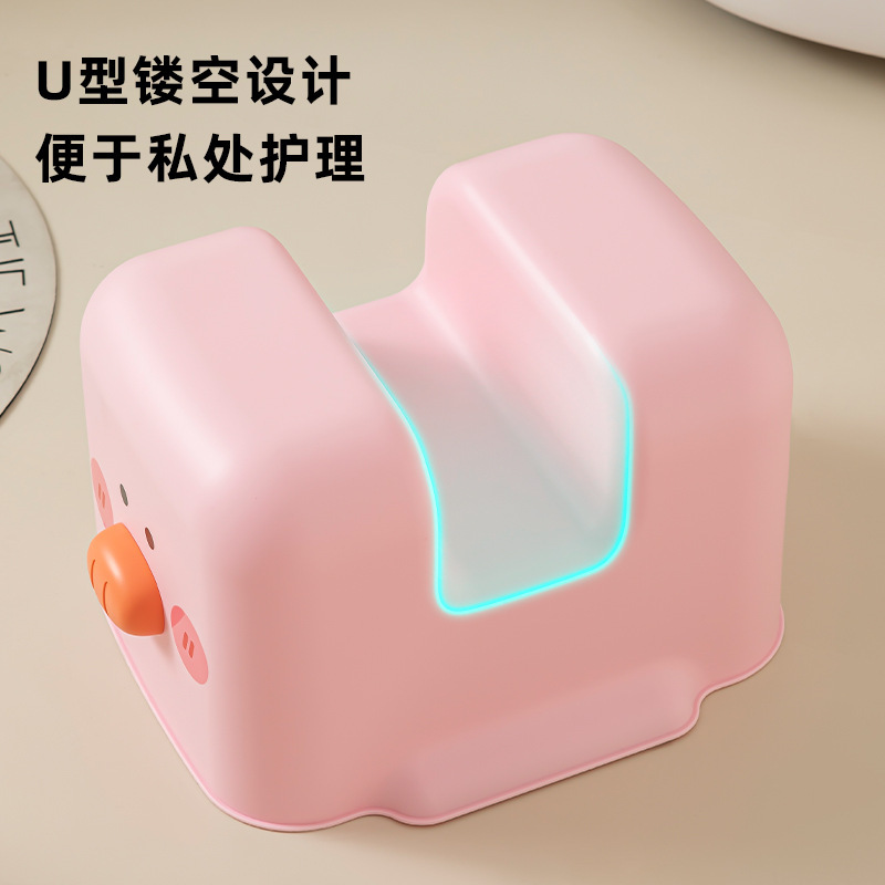 ��ͯС���ӷ�����ű����������ʳ���ɵ�ԡ��ϴ��������ػ�Ь��