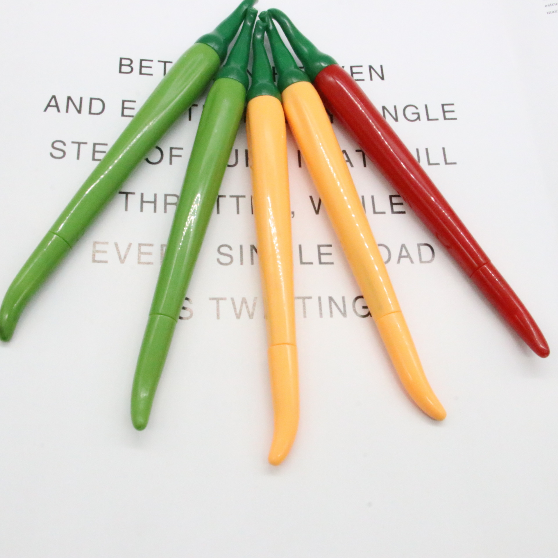 Creativo de dibujos animados lindo modelado pluma simulación mijo picante pluma fruta y verdura personalidad pimienta pluma de gel pluma de Chile de plástico
