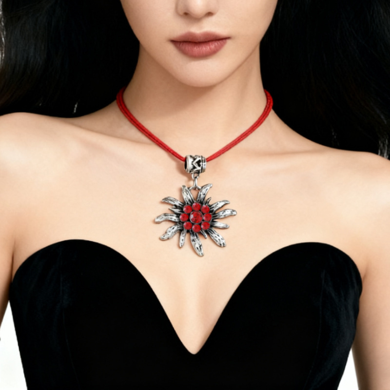 European and American Style Oktoberfest Necklace for Women, Edelweiss with Diamonds, Vintage Ethnic Style, Light Luxury Alloy, Niche Flower Snake Bone Chain