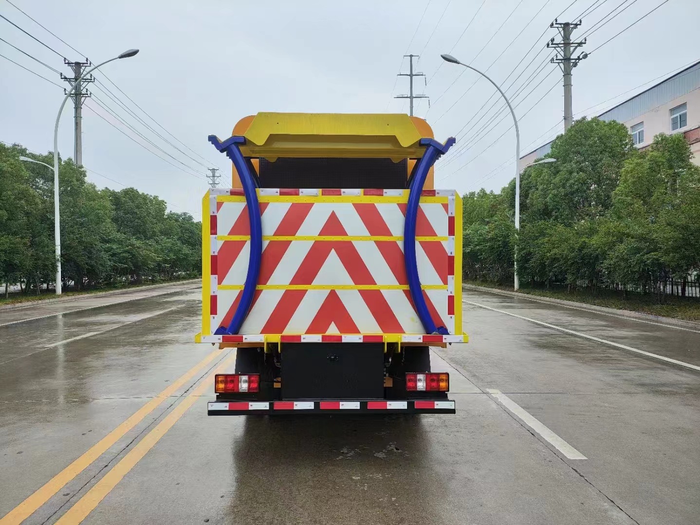 Anti-Collision Buffer Pad Road Maintenance Tunnel Safety Protection Anti-Collision Buffer Truck Highway Maintenance Construction Truck