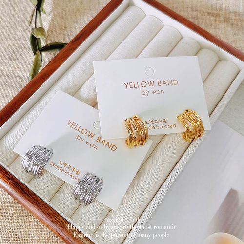 Niche C-shaped multi-layer twisted metal earrings for women, 925 silver needle punched, versatile cool style earrings with a sense of elegance.